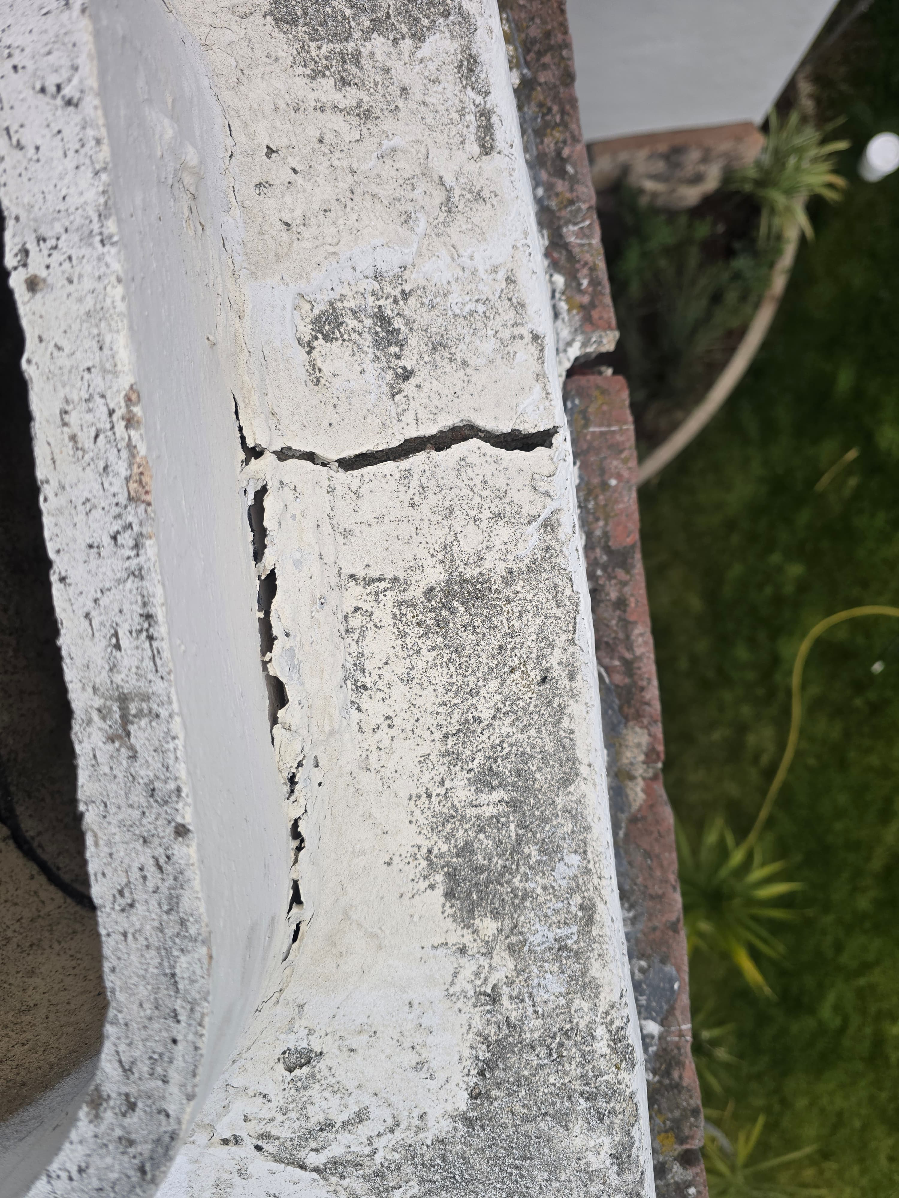 Chimney crown before CrownCoat repair